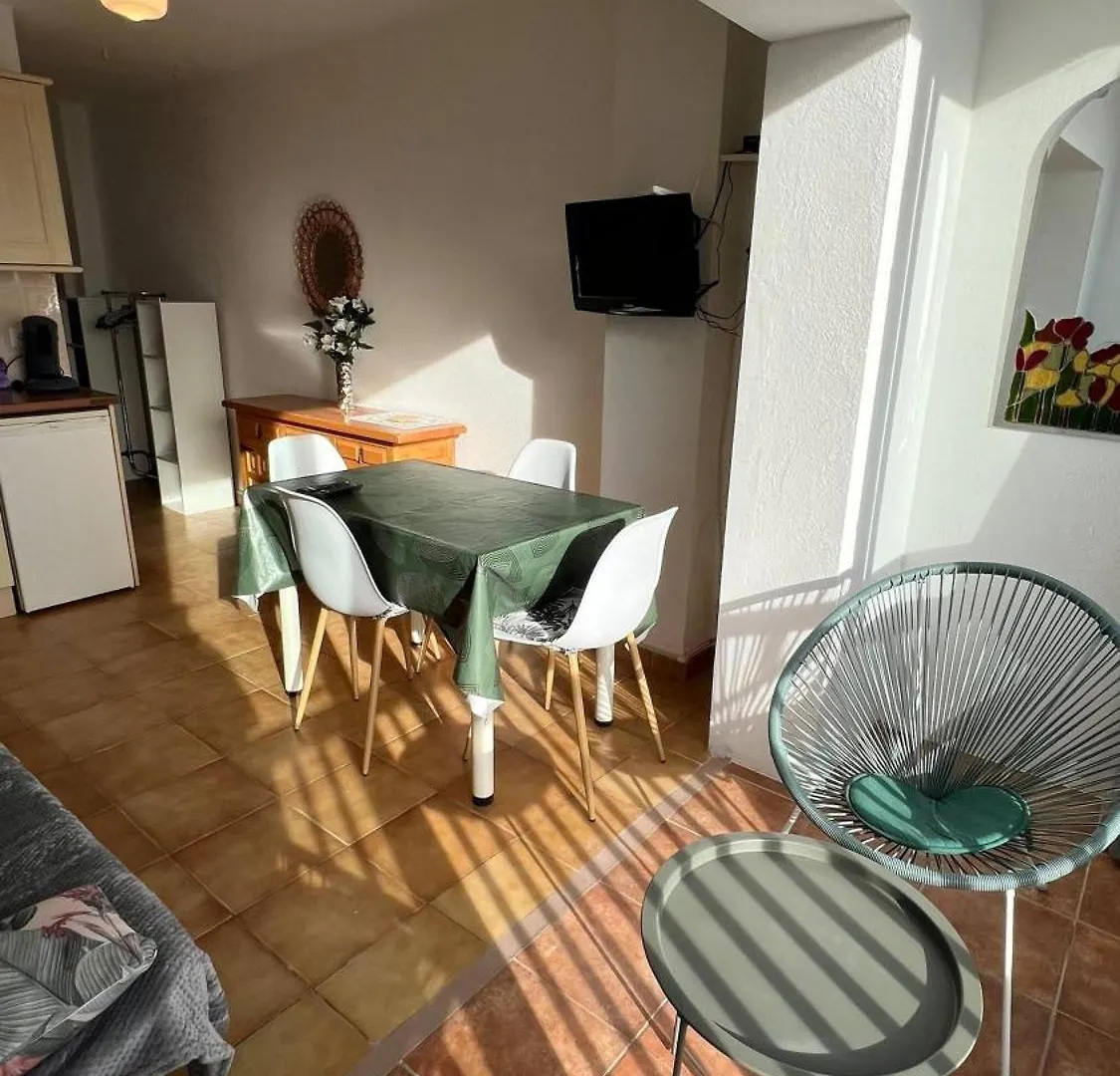 אמפוריבראבה Bonito Apartamento Vista Mar Av-25 0*,
